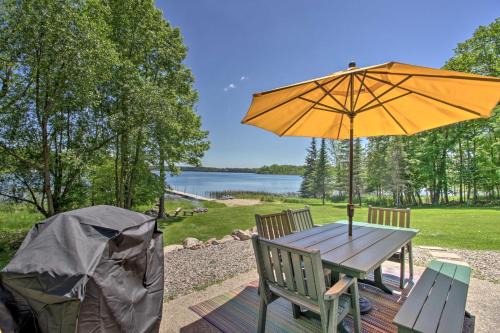 Hackensack House | Lakefront Hackensack Cabin with Patio and Grill!