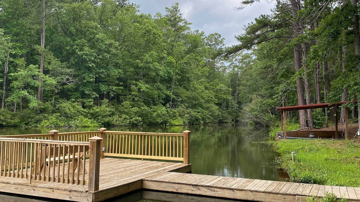Pine Mountain Valley Cabin | Lakefront Hamilton Cabin w/Dock & Fire Pit!