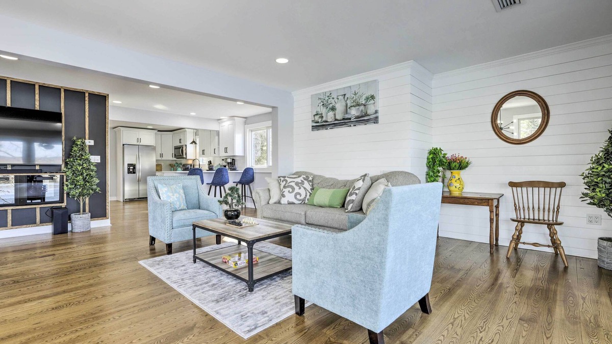 Lake Pocotopaug House | Lakefront Home: 2 Mi to Air Line State Park Trail!
