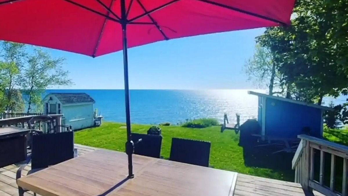Forestville House | Lakefront Home - Fully updated On the Beach! North of Lexington / Port Sanilac