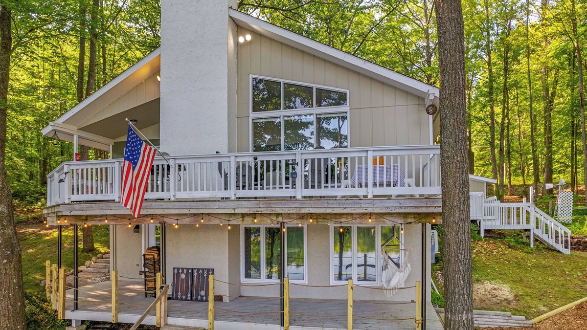 Lake Arrowhead House | Lakefront Home Near Skiing & Snowmobile Trails