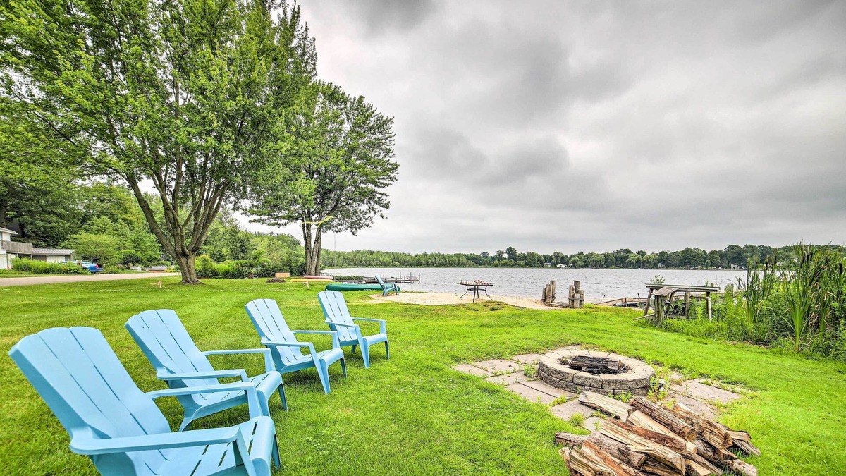 Ada House | Lakefront Home w/ Dock & Grill ~ 8 Mi to Ada!
