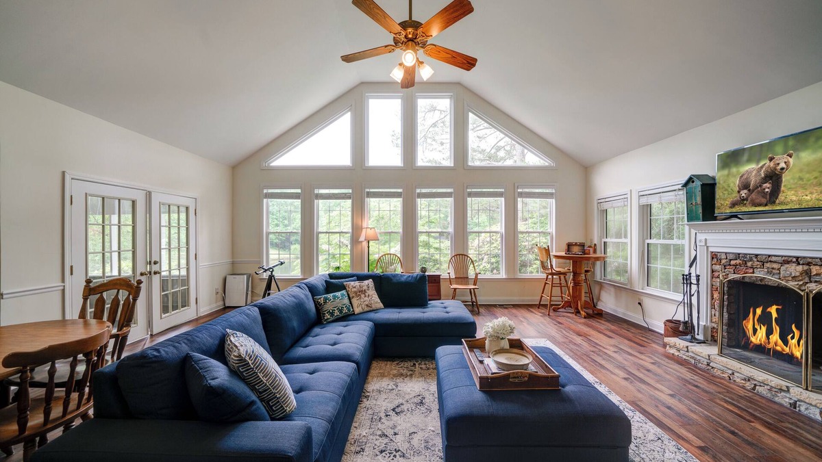 Jasper House | Lakefront Home w/Private Dock – in Jasper, GA