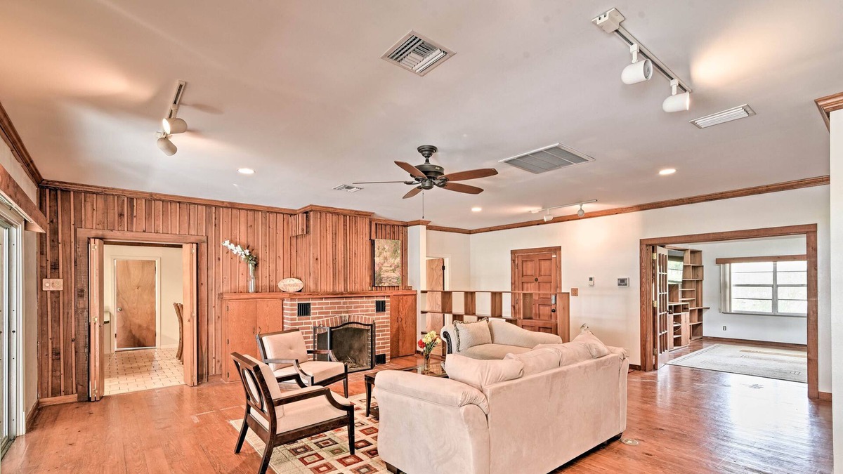 Lake Brant Cottage | Lakefront Home w/Private Pool, 13 Mi to Tampa