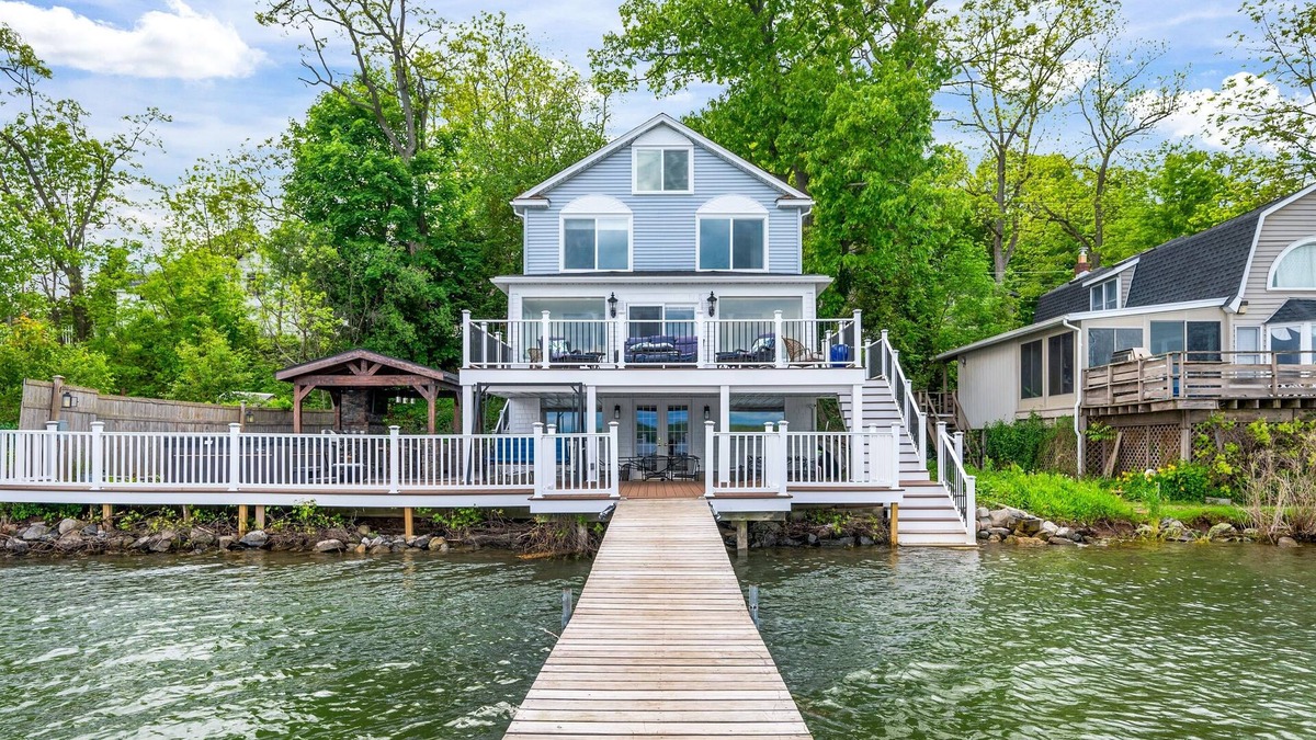 Seneca Falls House | Lakefront | Hot Tub | 10 Guest | Dock + Kayaks