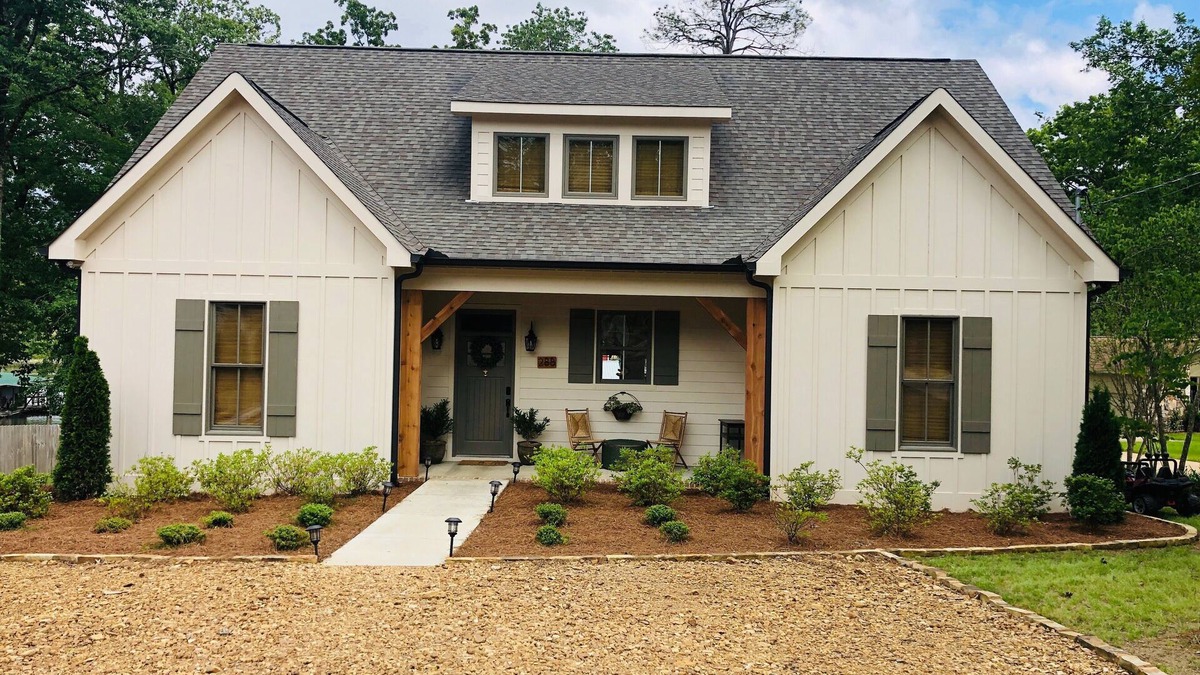Guntersville House | LAKEFRONT HOUSE, PLENTY OF PARKING
