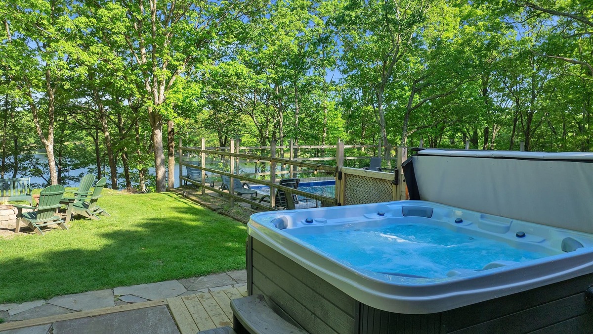 Pocono Mountain Lake House | Lakefront, Indoor Pool, Pvt Hot Tub, Kayaks, Games Ping Pong, Foosball