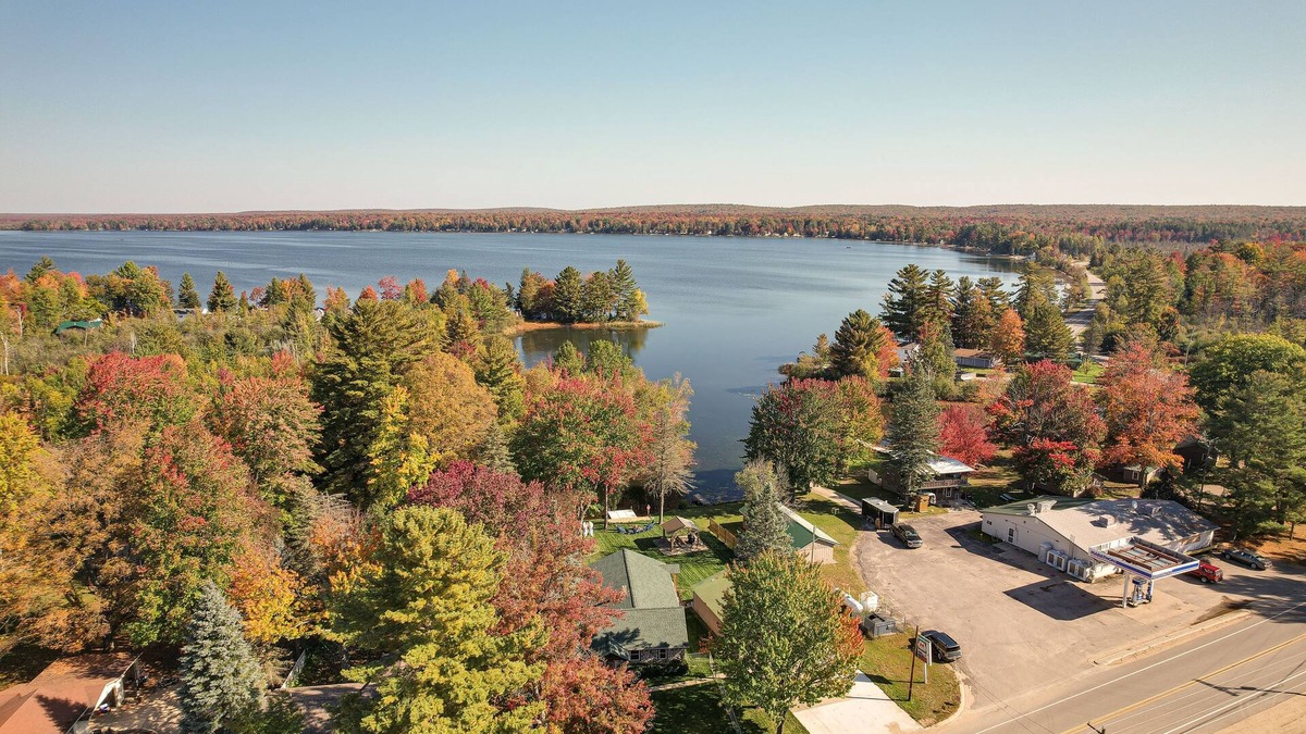 Kalkaska Cottage | Lakefront Kalkaska Cottage w/Fire Pit!