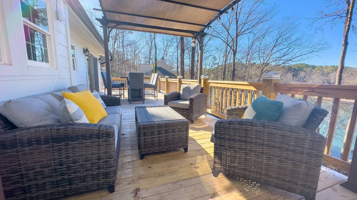 Northlake Estates House | Lakefront Keowee with Private Dock and Huge Patio! Kayaks, Grill+ Outdoor TV
