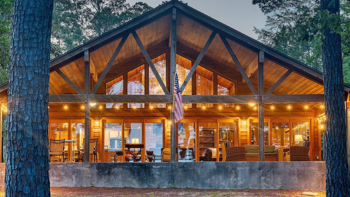 South Toledo Bend House | Lakefront -Lake Haus at Indian Creek South Toledo Bend Kayaking, Fishing,Boating