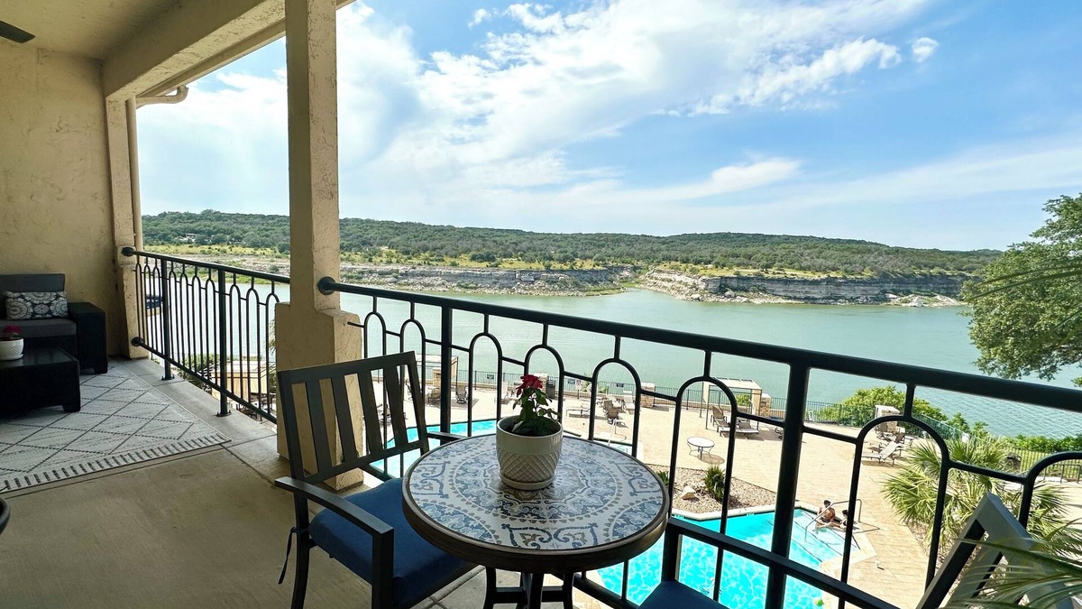 Highland Lake Estates Condo | Lakefront Livin' at Bella Vista @ Island on Lake Travis with Indoor Heated Pool!