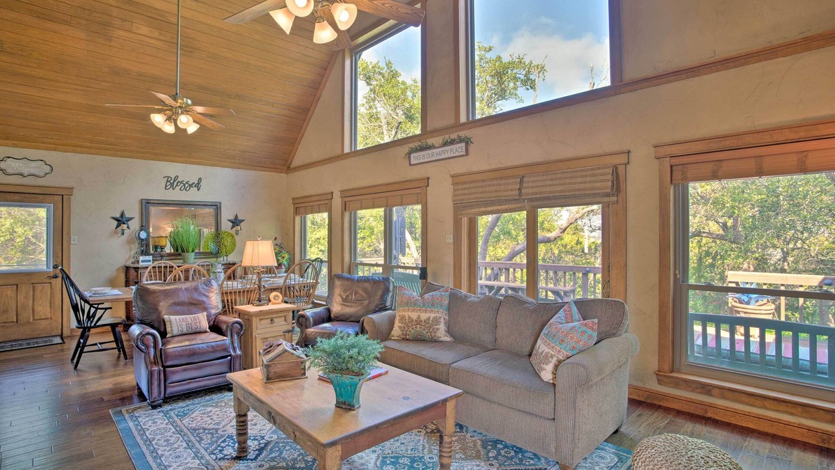 Granbury House | Lakefront Living: Private Dock, Deck, & Game Room!