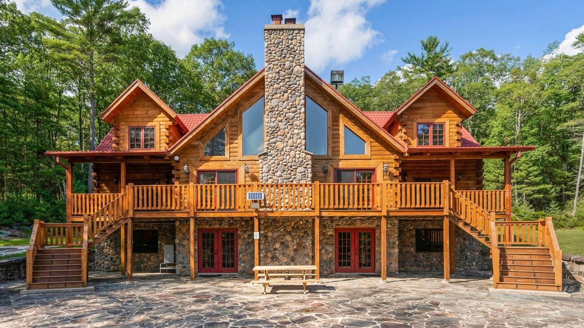 Highland Lake Cabin | Lakefront Lodge w/Pvt Dock, Sauna, GameRm, Pickle/Basketball Court, Firepit