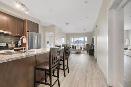 Harrison Hot Springs Apartment | Lakefront Lux 2BR Unit