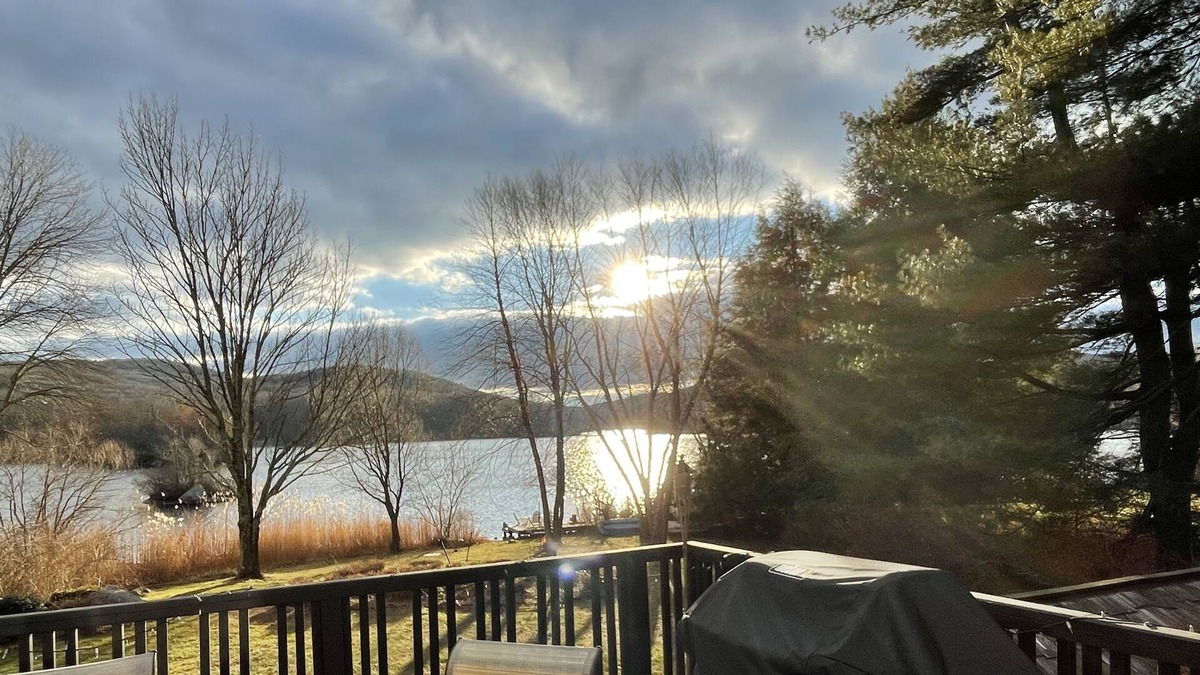 Carmel House | Lakefront Paradise One Hour From Manhattan
