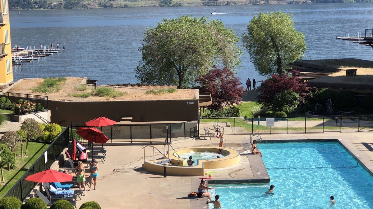 Westbank Condo | Lakefront Pool, hot tub, fitness rm 2bd OPEN Fri Aug 31- Fri Sept 6
