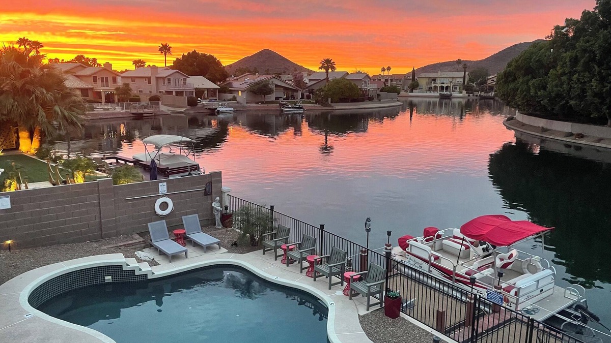 Arrowhead Lakes House | Lakefront-Pool-Pontoon-HotTub-PoolTable-Arcade-FirePits-Cardinal Stadium-WM Open