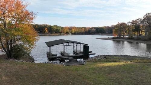 Cadiz House | Lakefront - Private Dock - Fishing & Swimming
