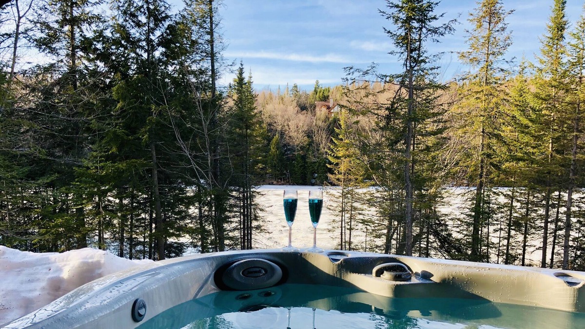 Mille-Isles Ski Chalet | LAKEFRONT (private quay)-SPA-BILLARD-PING PONG-TELEWORKING