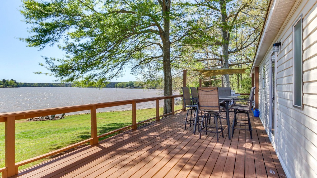 Prosperity House | Lakefront Prosperity Home w/Private Boat Dock