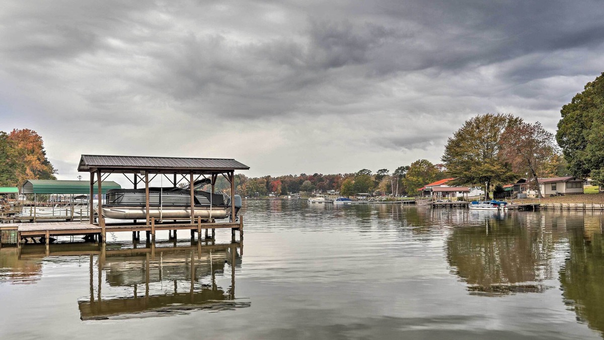 Cross Hill House | Lakefront Retreat w/Dock, Fishing & Fire Pit!
