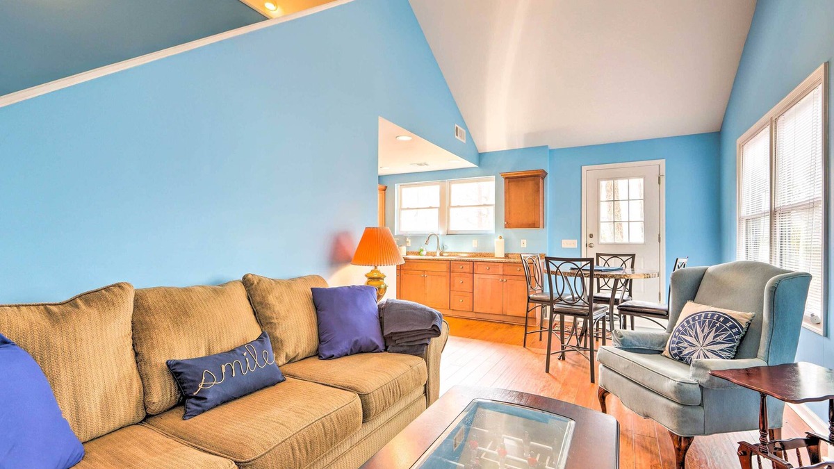 Eatonton House | Lakefront Retreat with Private Docks & Gazebo!