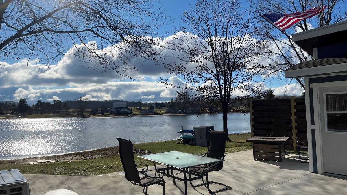 Cadillac Cottage | Lakefront Sauna Spa @ Stoneledge Lake Living
