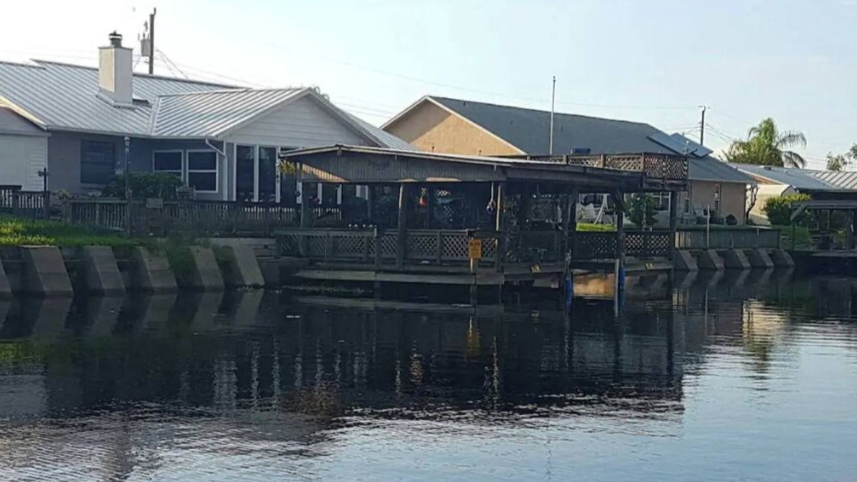 Cocoa House | Lakefront/scenic views/boating/Wildlife/Gators/fishing fun!