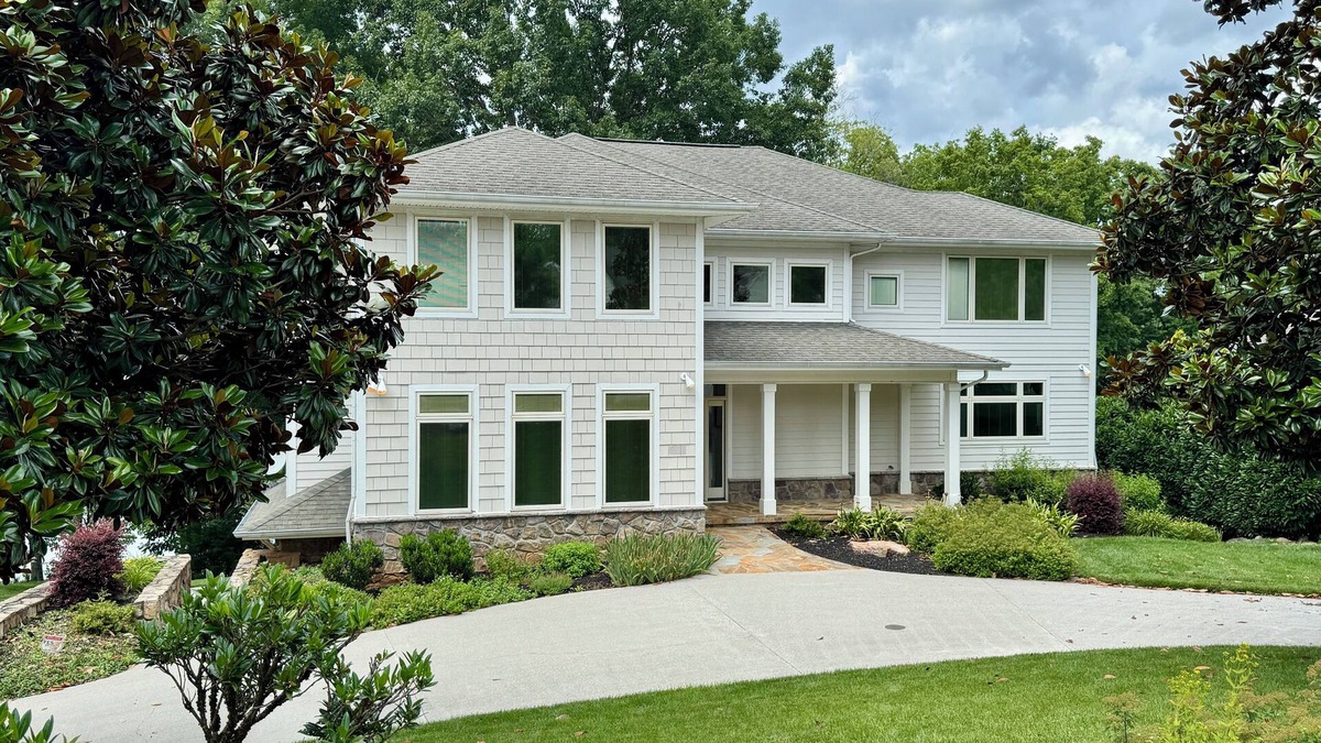 Loudon House | Lakefront Southern Charmer in Tellico Village