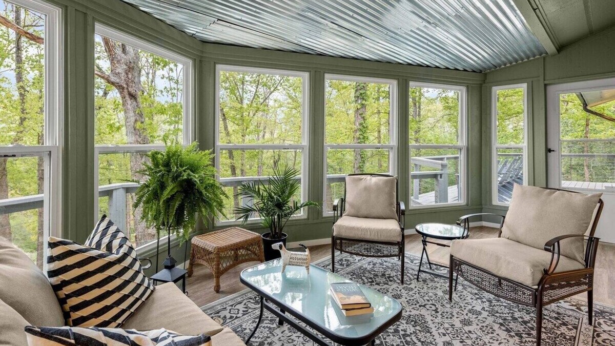Bella Vista House | Lakefront Trail-Side Retreat - Sleeps 15 & Pets Welcome
