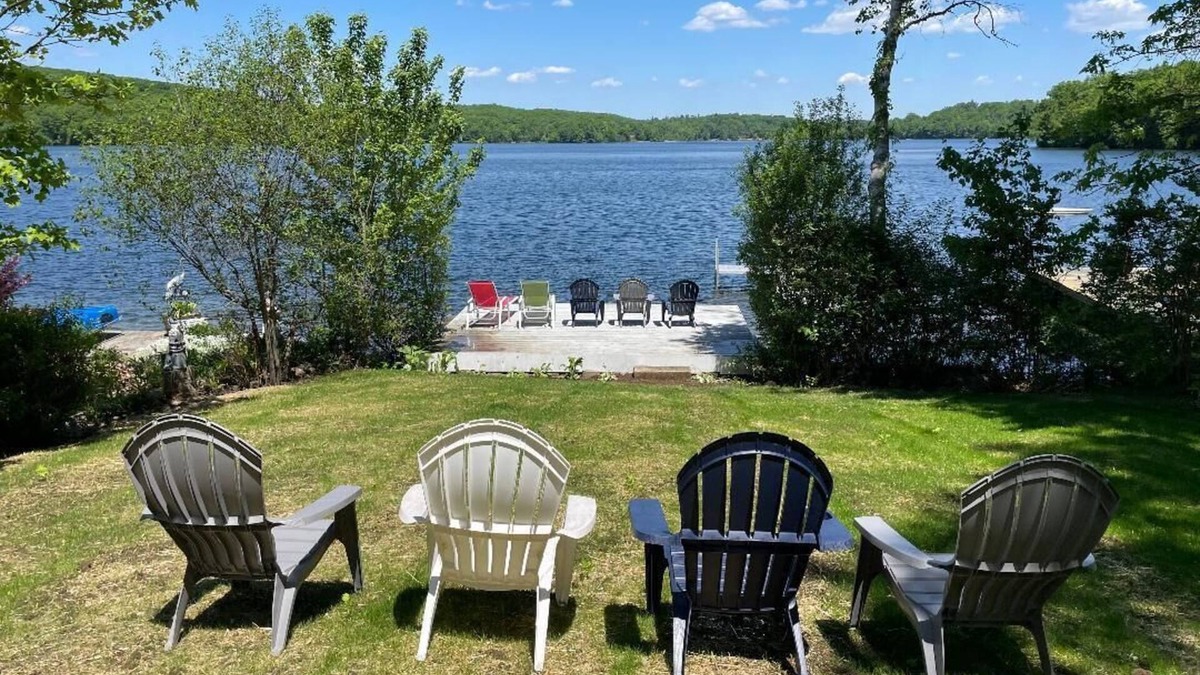 West Hill Lake Cottage | Lakefront Tranquility/Fishermans Delight