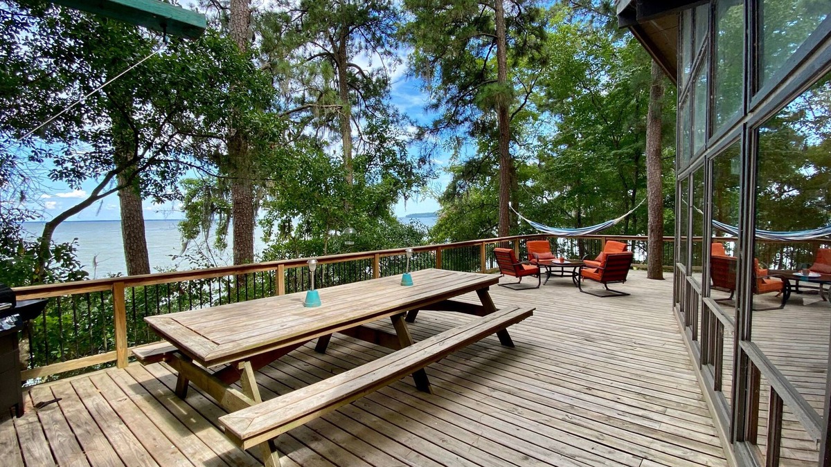 Pointblank Cabin | Lakefront “Treehouse”: Private Retreat in the Pines!