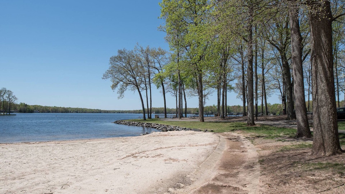 Locust Grove House | Lakefront Vacation Haven