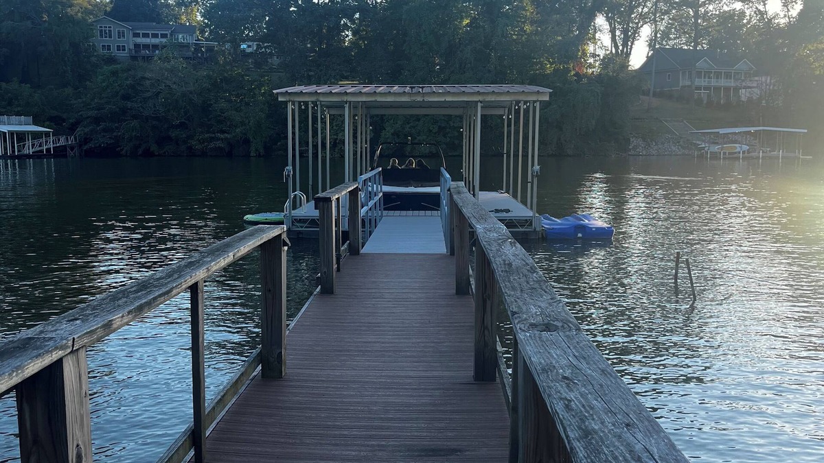 Winchester House | Lakefront w/Private Dock and Walk to Historic Downtown Winchester!