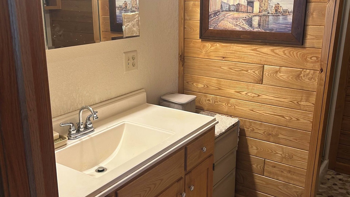 Solon Springs House | Lakehome Solon Springs. Available for Brule River fishing or hunting season!