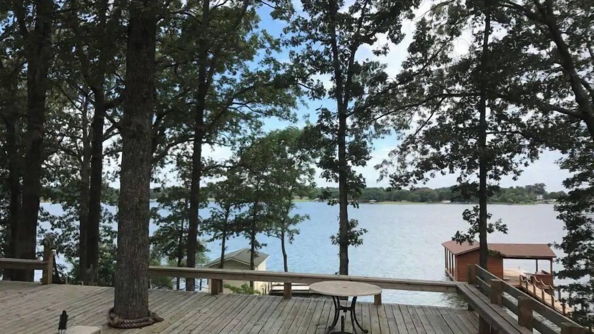 Dogwood House | Lakehouse Getaway!
