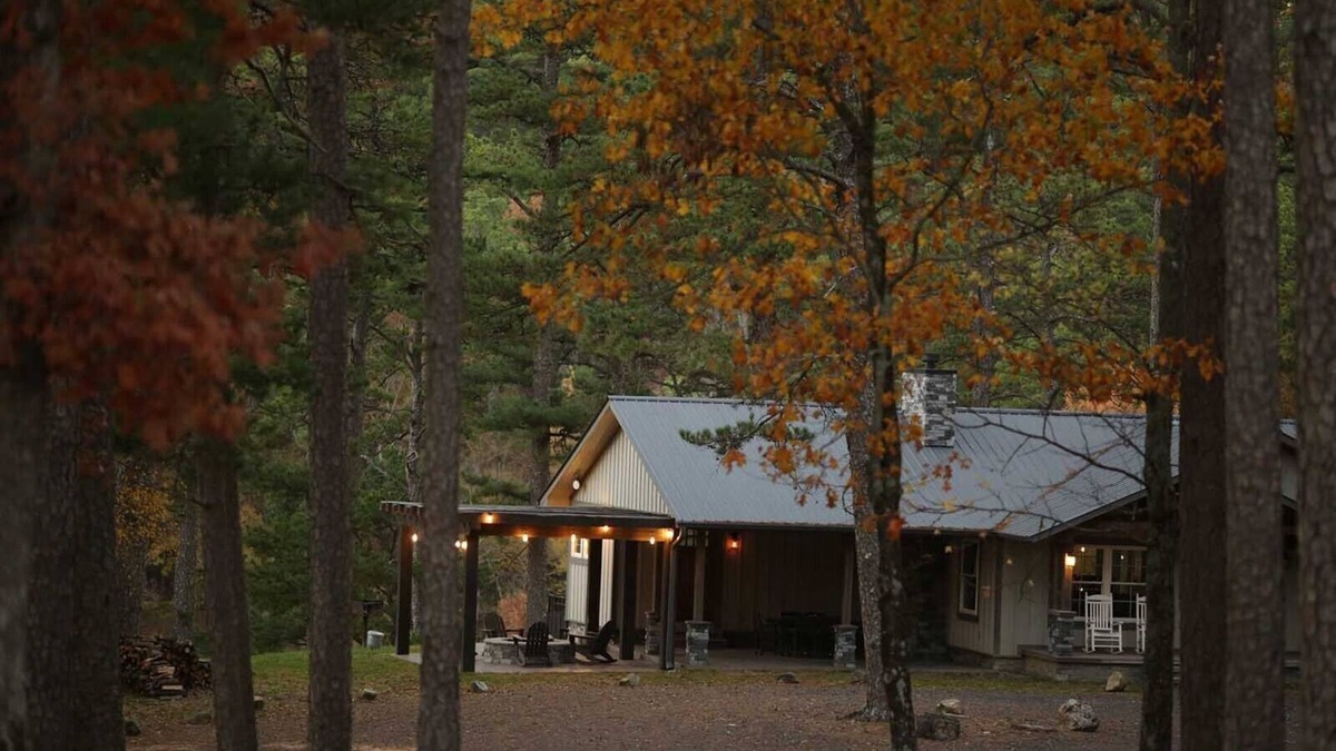 Mena Cabin | Lakehouse - HotTub | Kayak/Fish | AtvTrls