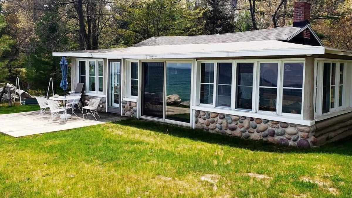 Tawas City House | Lakehouse on Lake Huron, Mermaid Coast Cottages