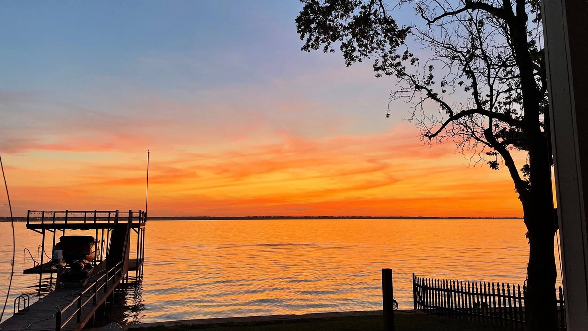 Cedar Creek Reservoir House | Lakehouse - The Blue Bungalow