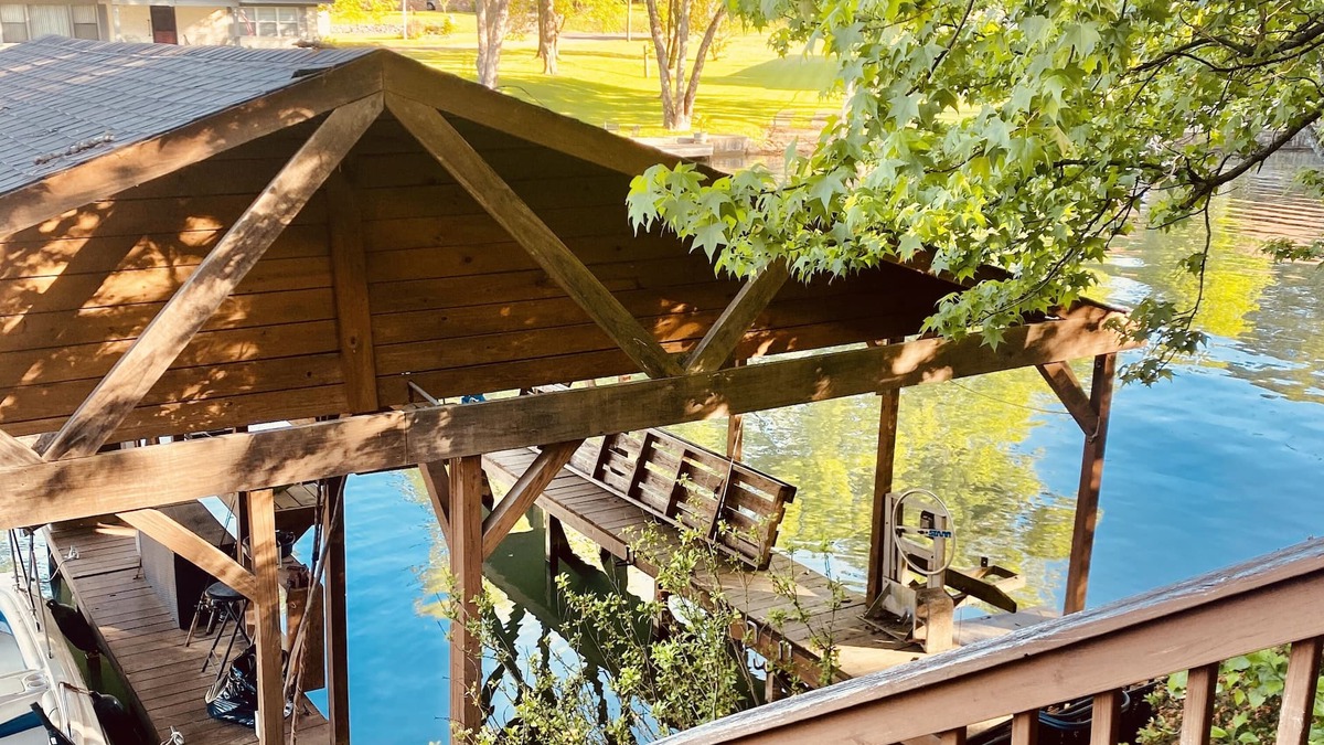 Piney House | Lakehouse with 3 Decks, 2 Covered Boat Slips & Swim Dock!
