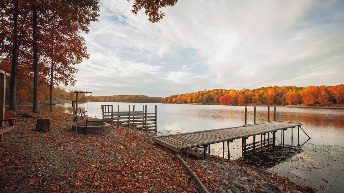 Brookport House | Lakehouse with Hot Tub - Near Shawnee Forest
