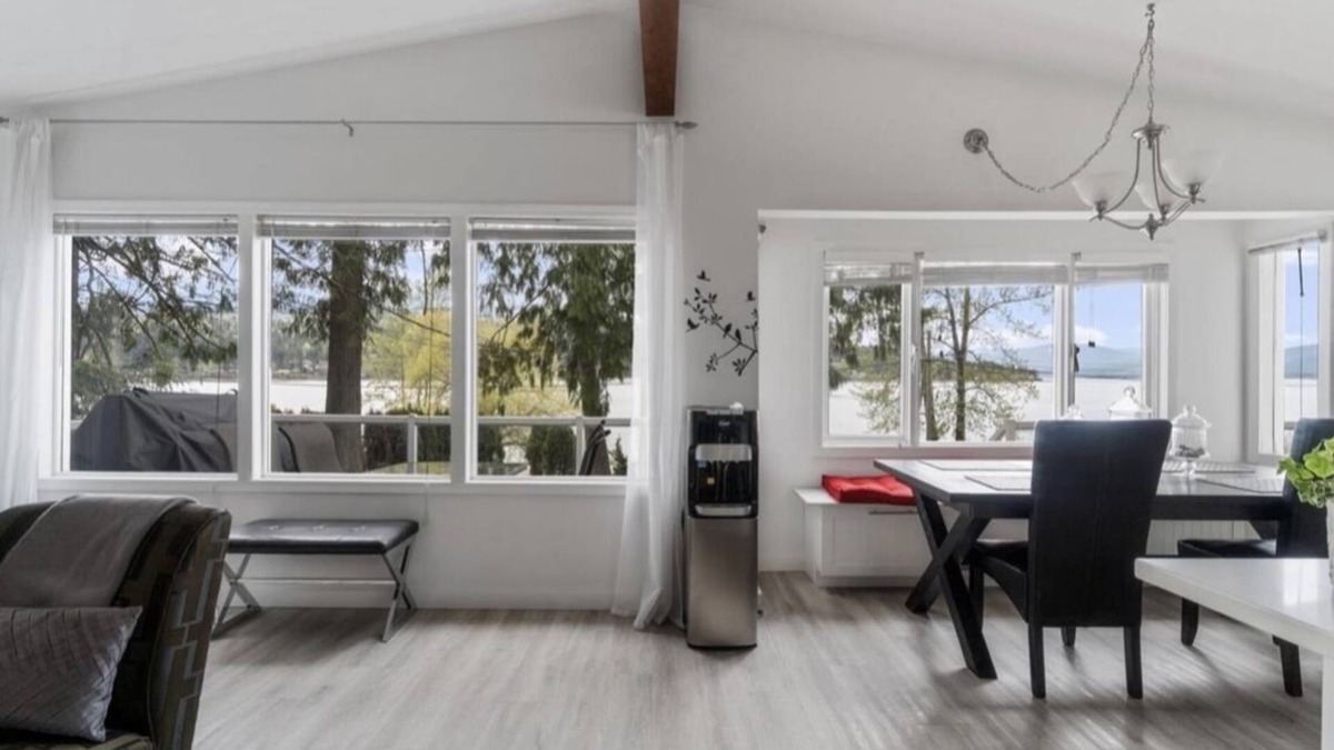 Blind Bay House | Lakehouse with Private Beach