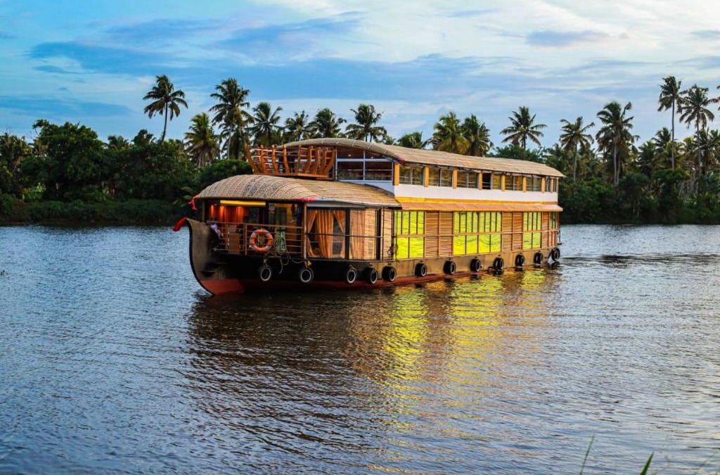 Erezha Boat Rental | Lakenest day cruise