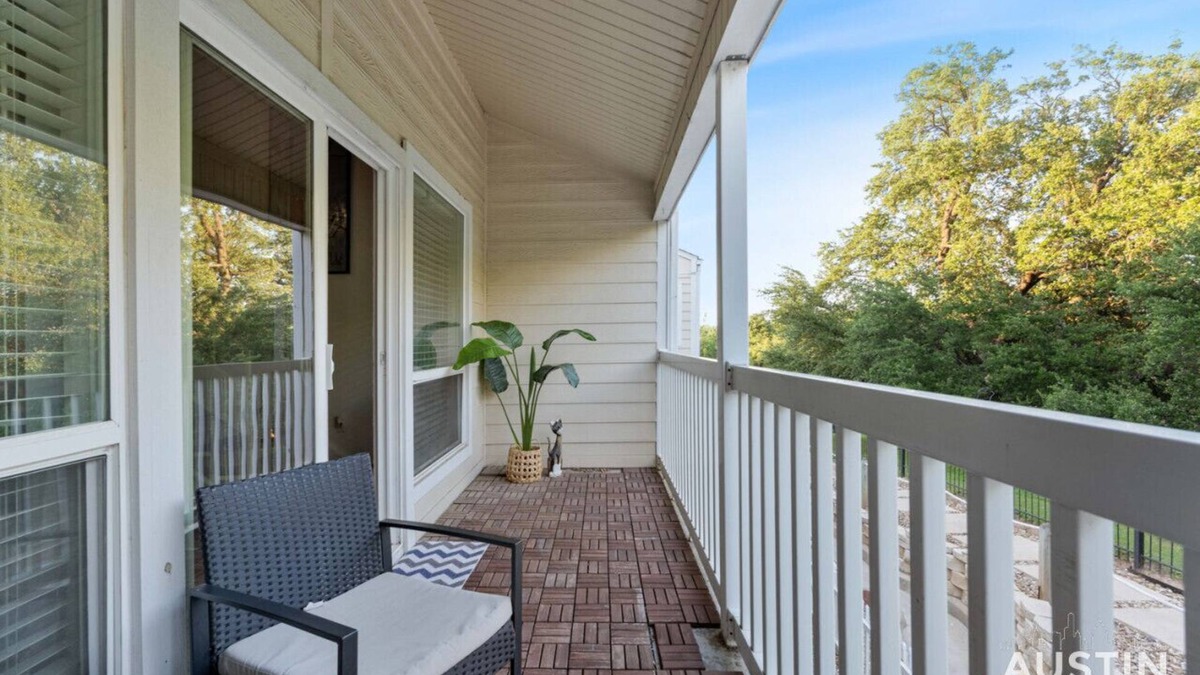 Riverside Apartment | Lakeshore #27 xxxxxx