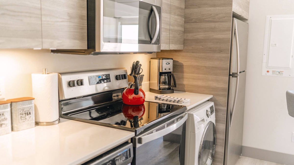 Vernon Resort | Lakeshore Beach Pad