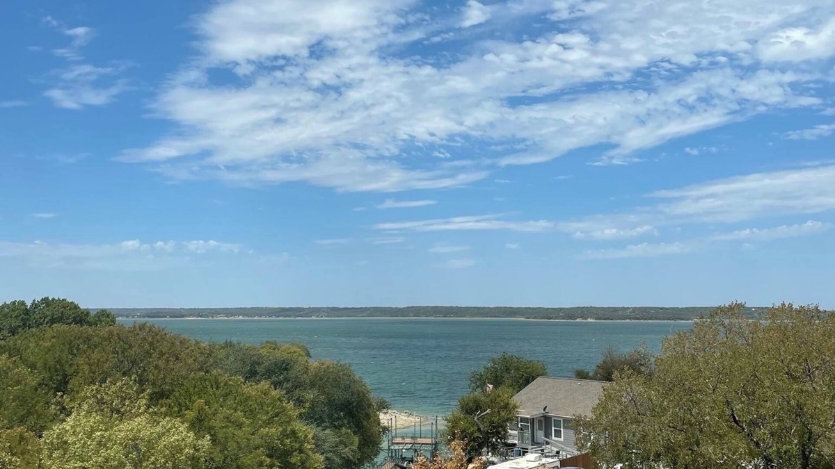 Lake Bridgeport House | LakeShore -Cozy Lake House
