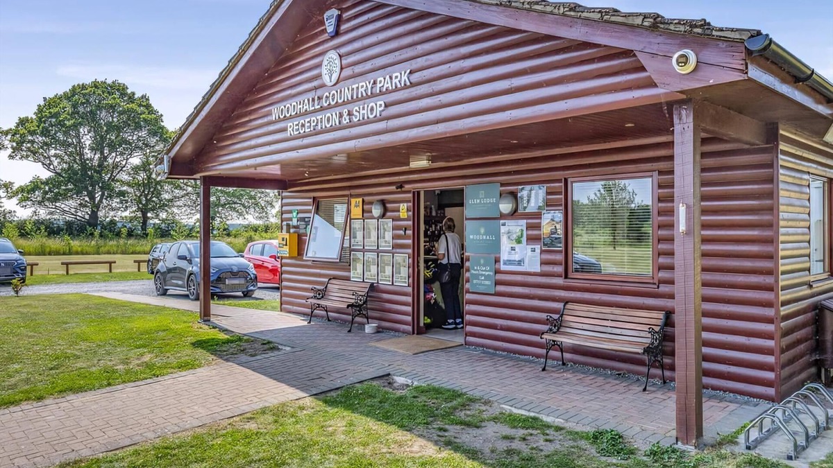 Woodhall Spa Ski Chalet | Lakeside 3 Pet Friendly