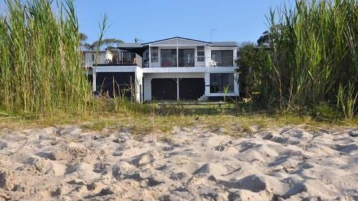 Loch Sport House | Lakeside - Absolute Waterfront