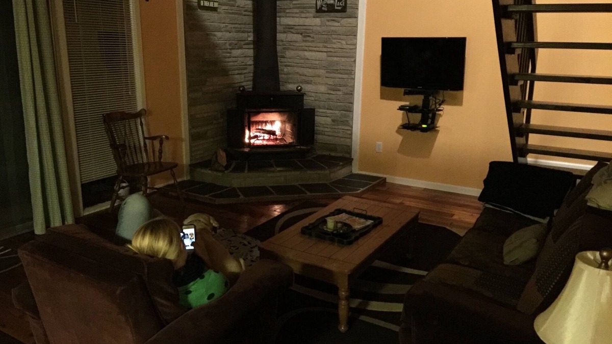 Greentown Cottage | Lakeside barn wood cottage just remodeled with all the modern Conveniences!