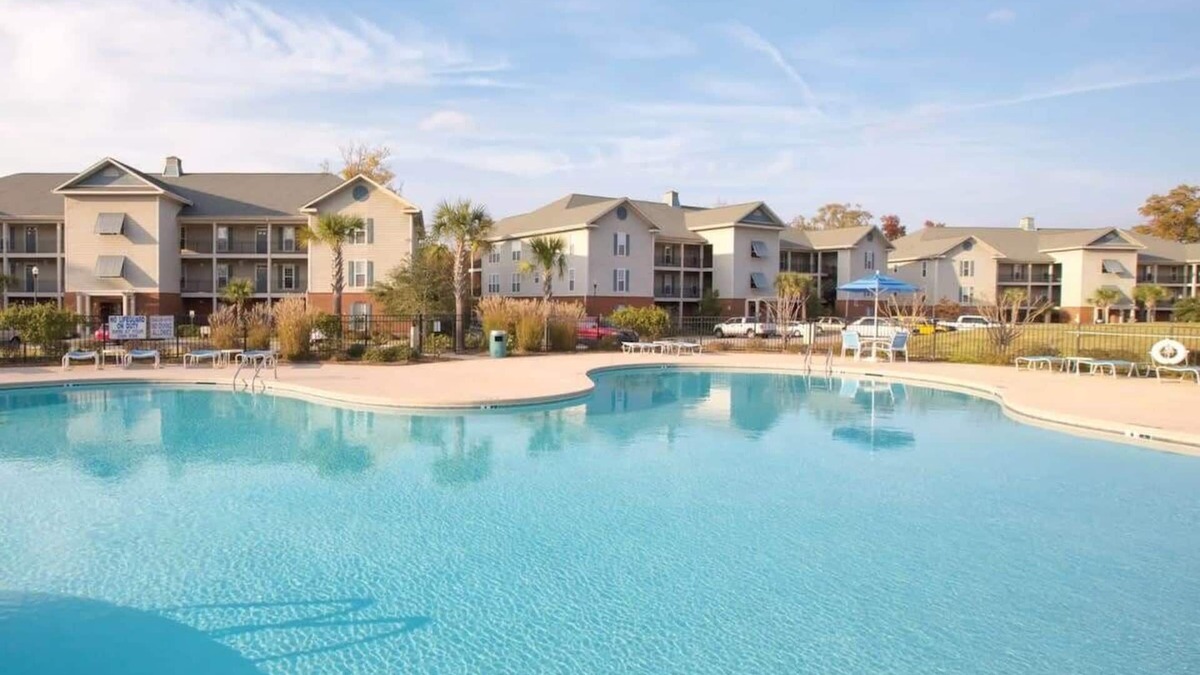 Santee Condo | Lakeside Bliss: 2BR Suite at Wyndham Lake Marion